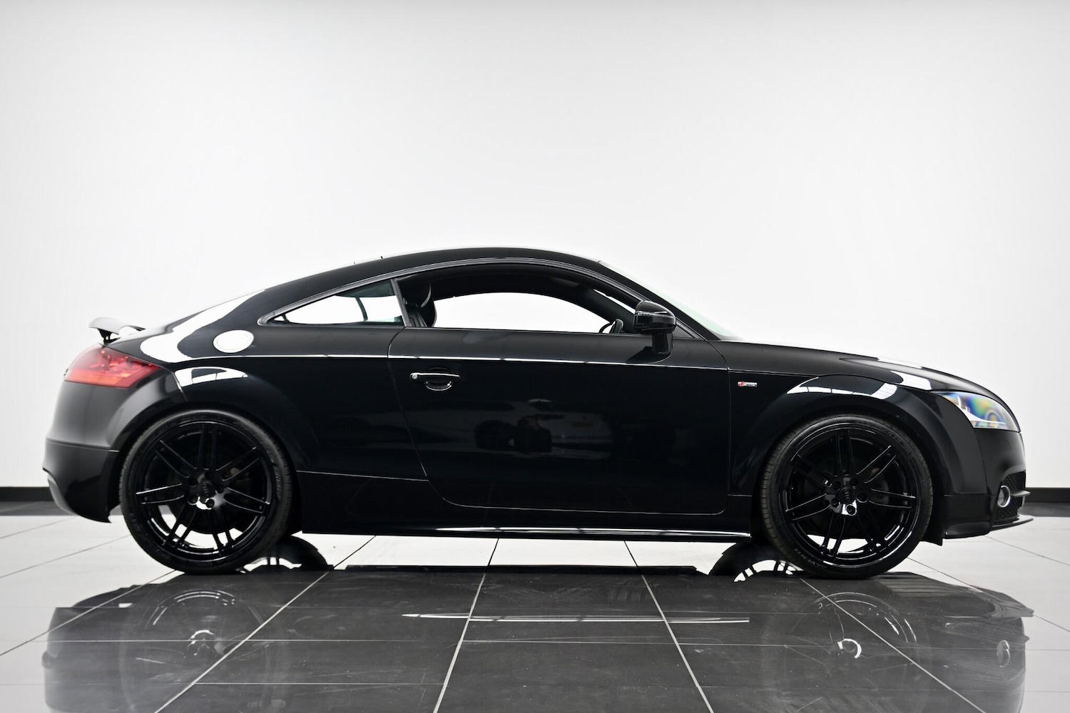 Used Audi TT 2010 for sale - 77229289: Photo 4