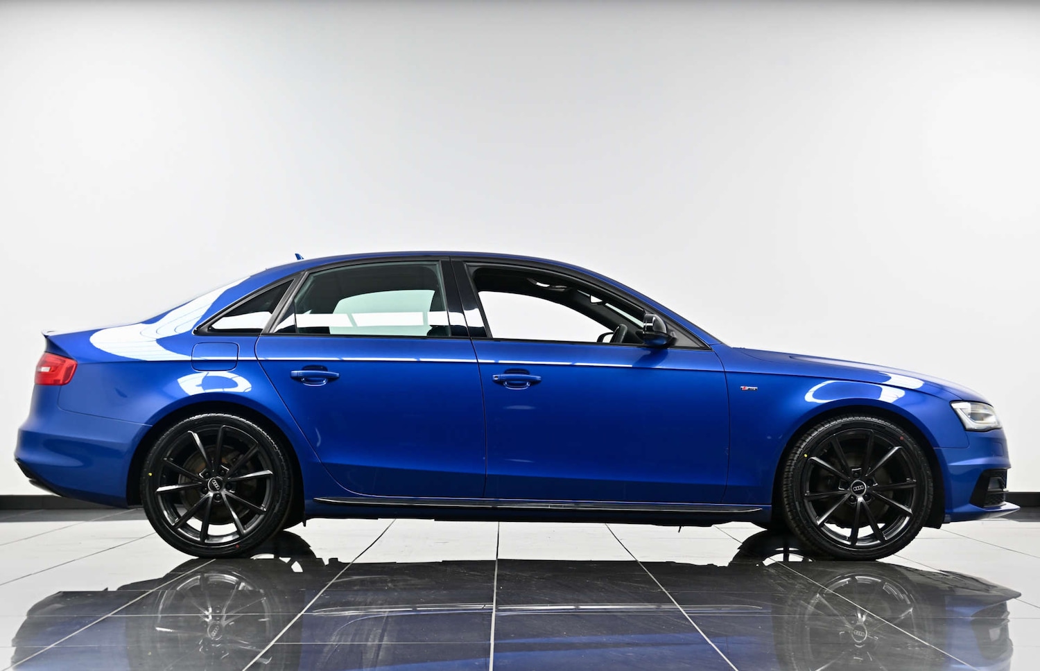 Used Audi A4 2015 for sale - 77735059: Photo 4