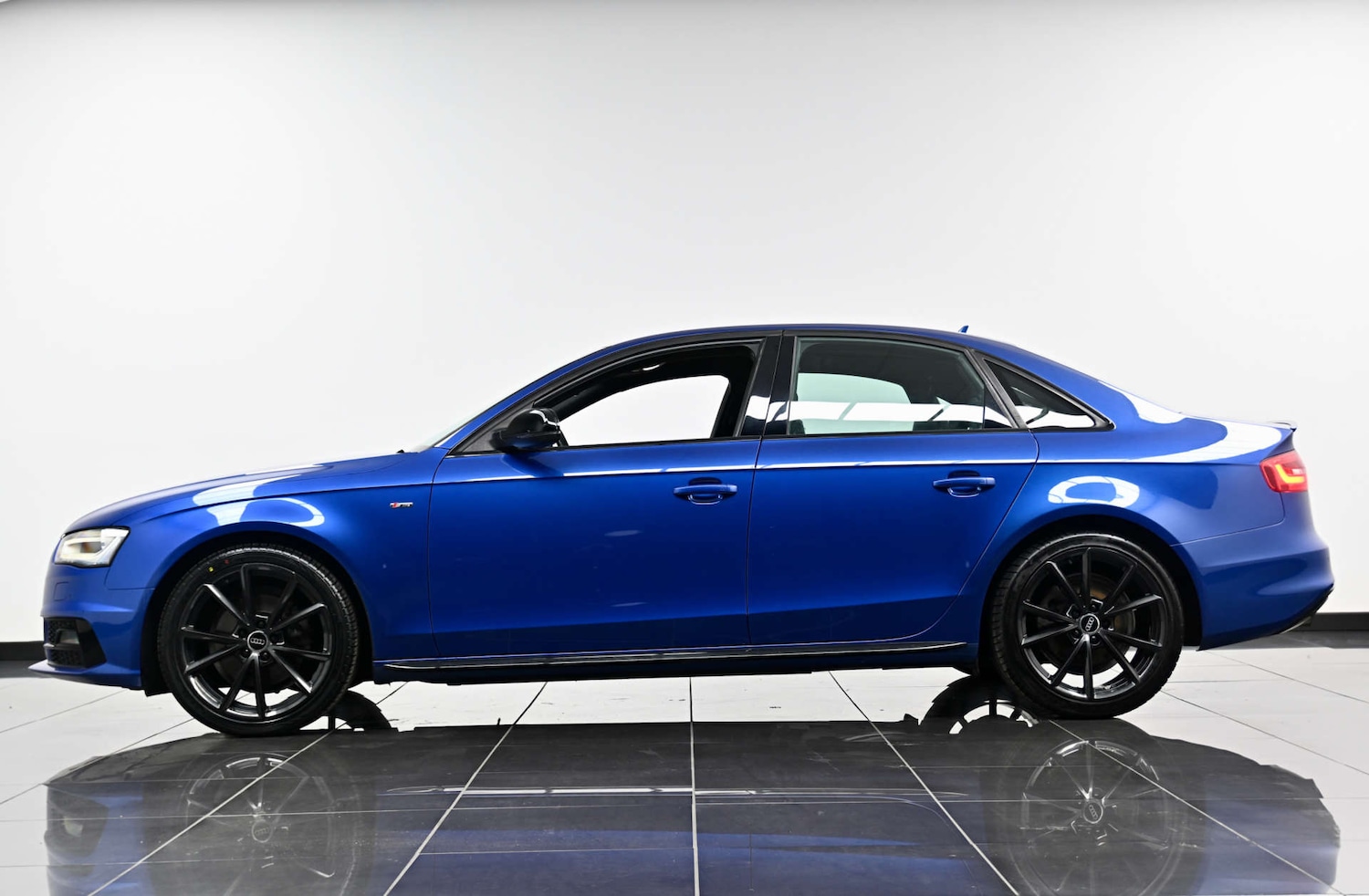 Used Audi A4 2015 for sale - 77735059: Photo 5