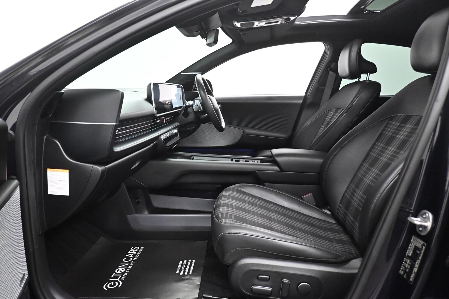 Used Hyundai IONIQ 6 2023 for sale - 76913399: Photo 14