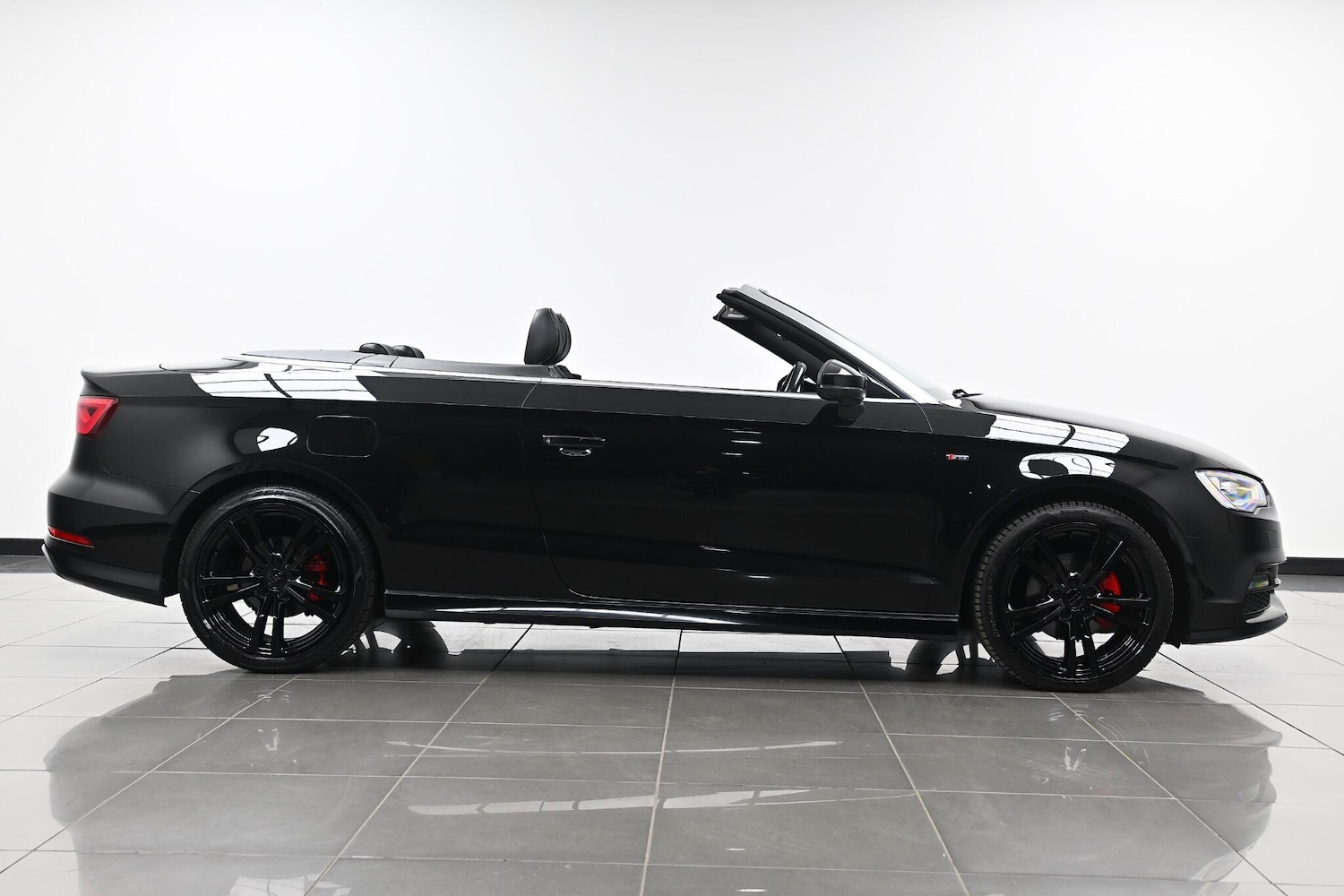 Used Audi A3 Cabriolet 2015 for sale - 76398680: Photo 5