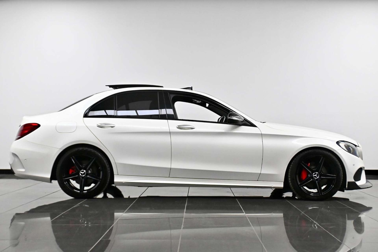 Used Mercedes-Benz C Class 2015 for sale - 77729053: Photo 4