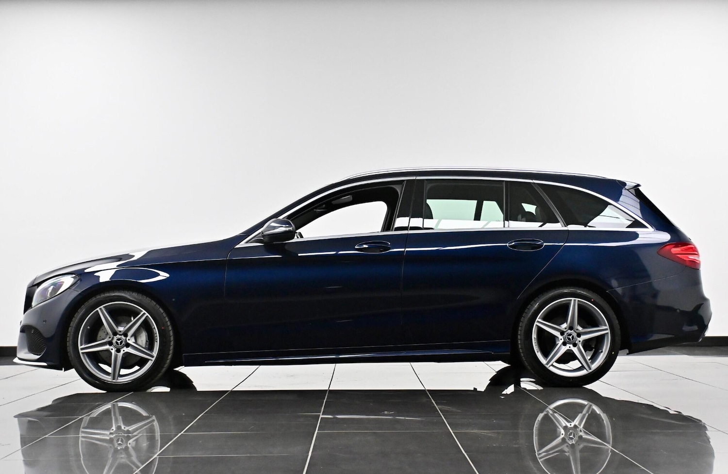 Used Mercedes-Benz C Class 2018 for sale - 77793610: Photo 5