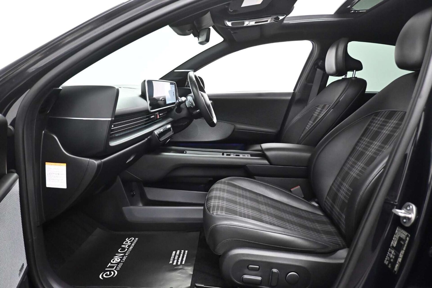 Used Hyundai IONIQ 6 2023 for sale - 77729080: Photo 14