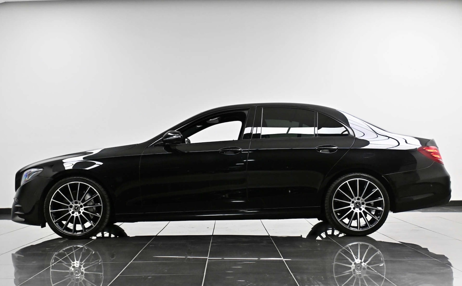 Used Mercedes-Benz E Class 2020 for sale - 77729103: Photo 5