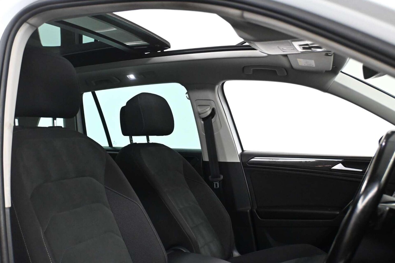 Used Volkswagen Tiguan 2018 for sale - 77774465: Photo 17