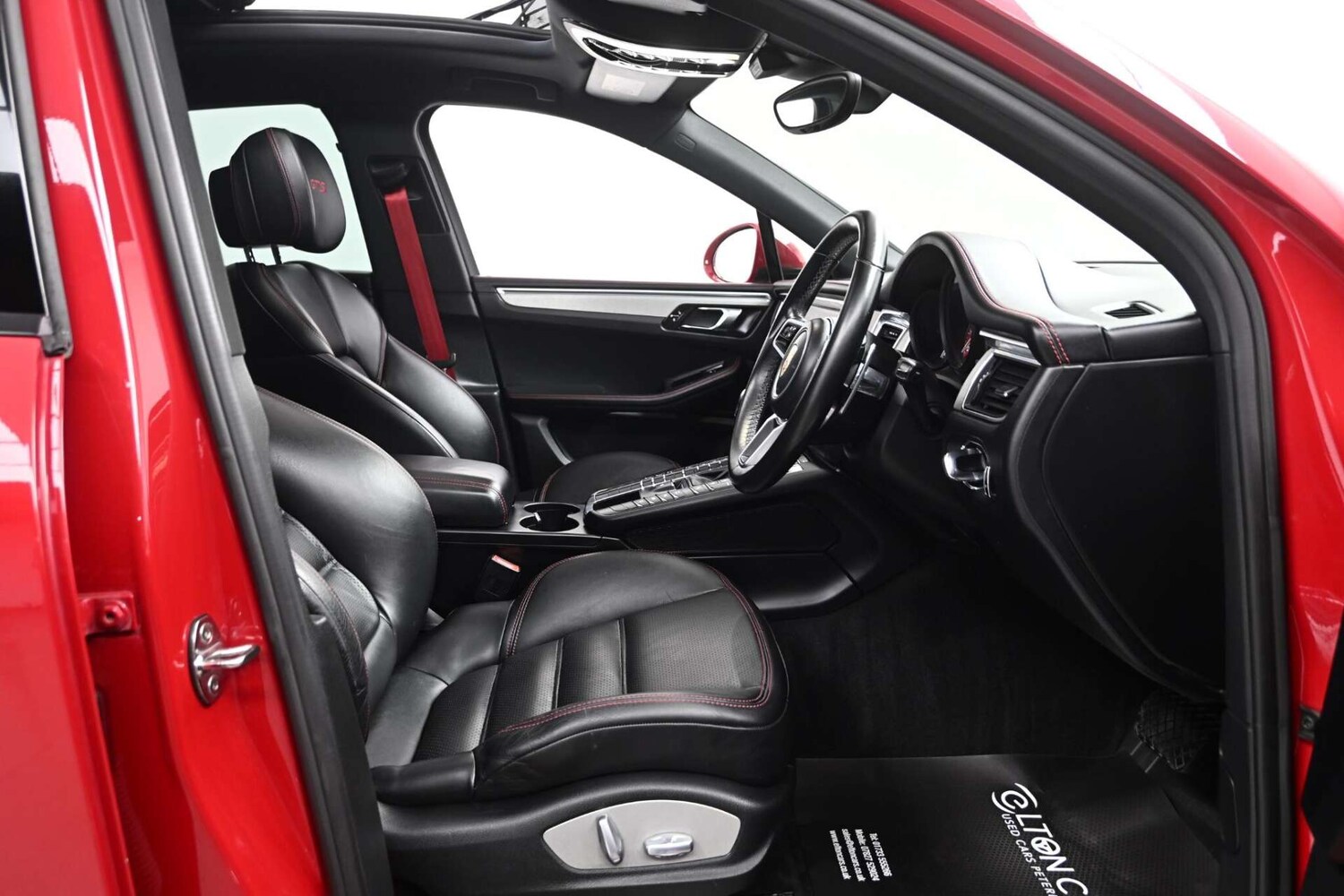 Used Porsche Macan 2016 for sale - 77729086: Photo 15