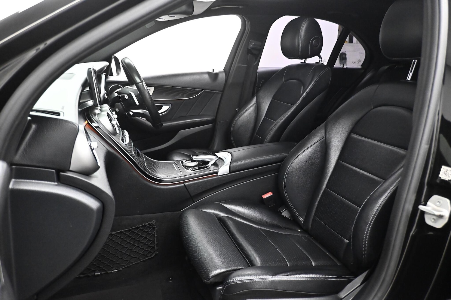 Used Mercedes-Benz C Class 2016 for sale - 76926135: Photo 30