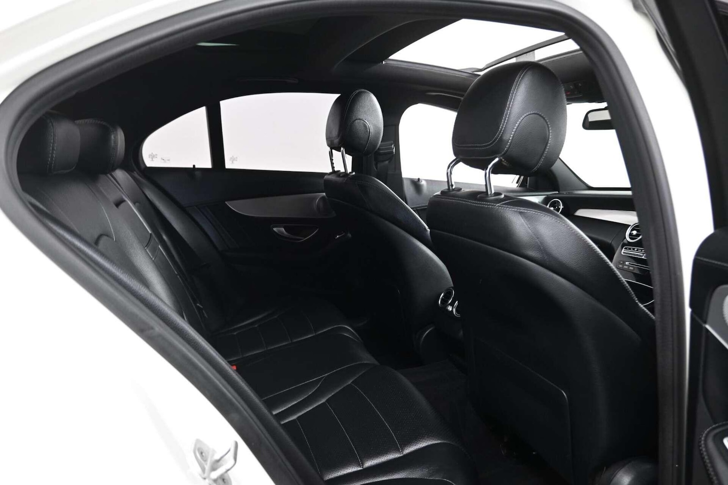 Used Mercedes-Benz C Class 2015 for sale - 77774445: Photo 16