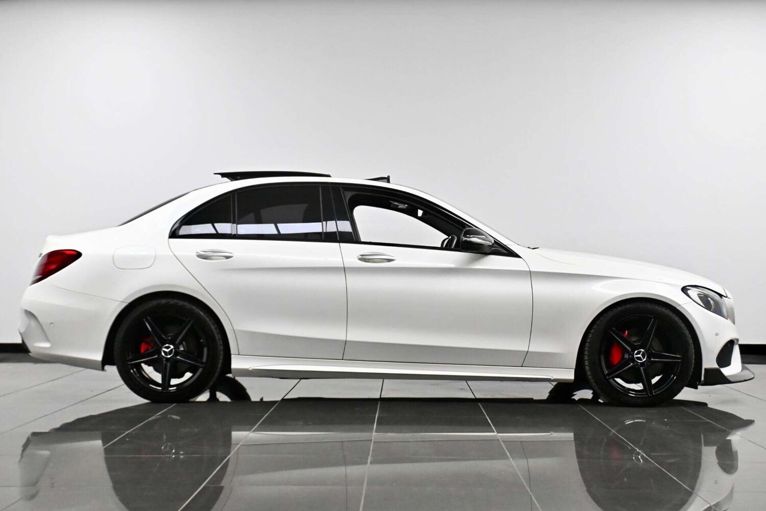 Used Mercedes-Benz C Class 2015 for sale - 77774445: Photo 4