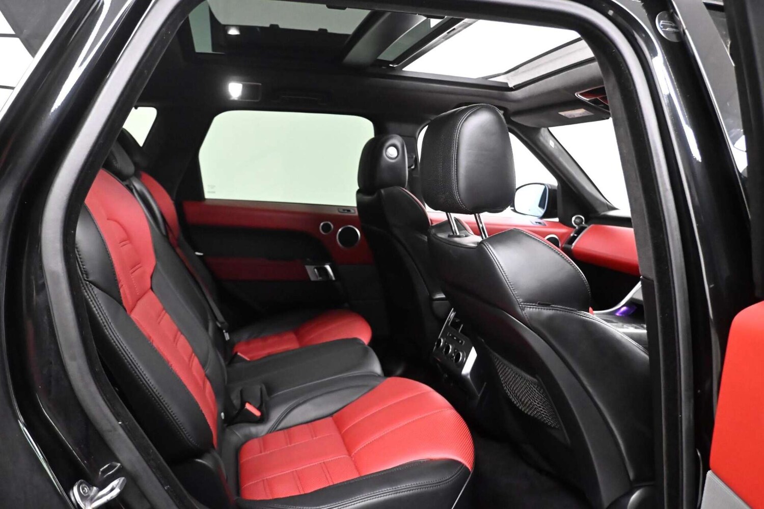 Used Land Rover Range Rover Sport 2015 for sale - 77729051: Photo 11