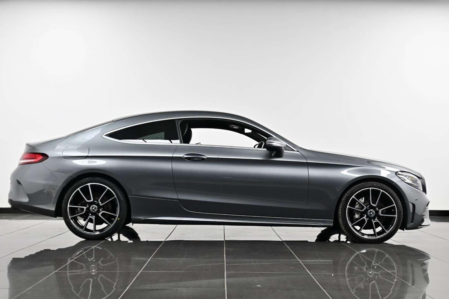 Used Mercedes-Benz C Class 2019 for sale - 77774447: Photo 4