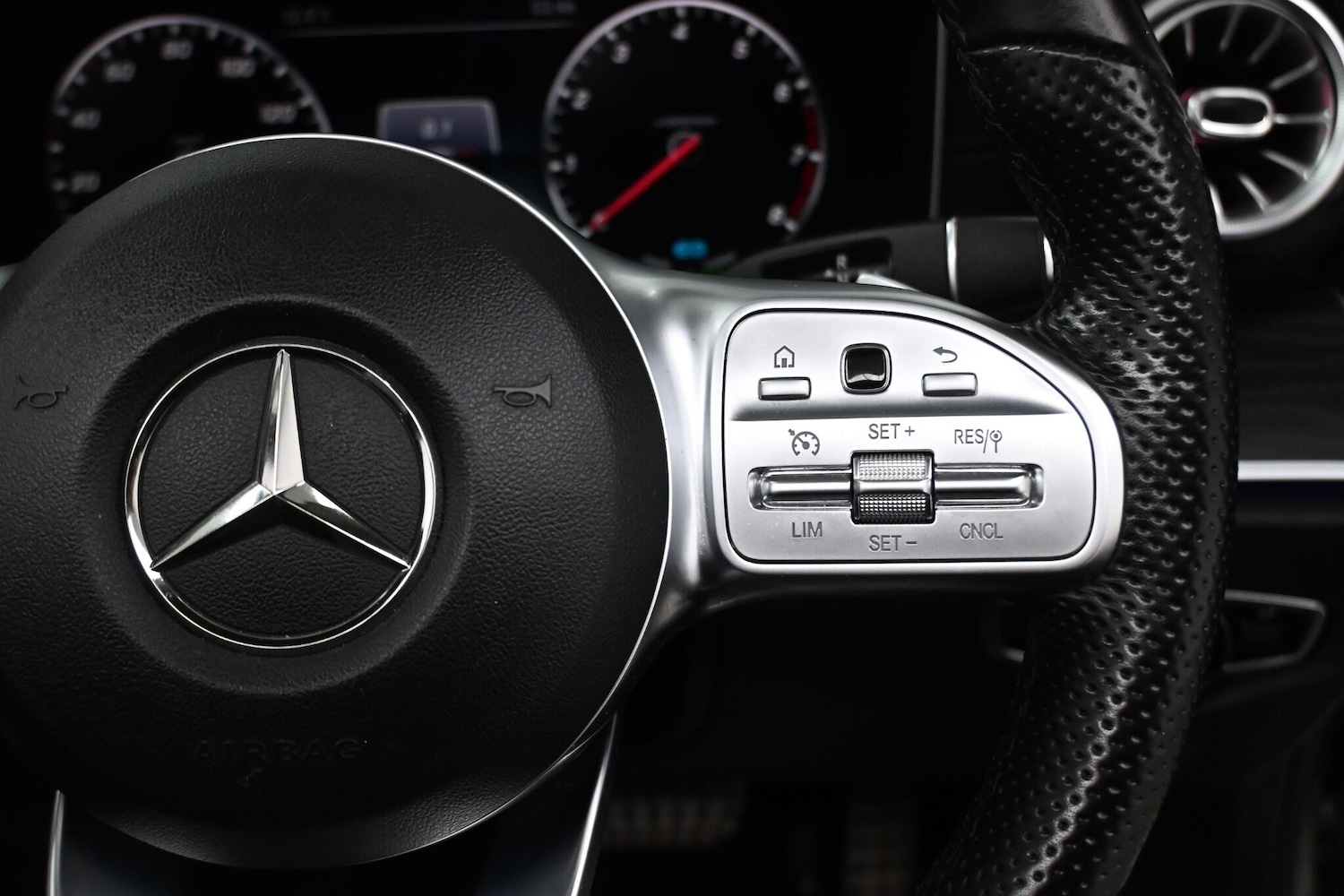 Used Mercedes-Benz E Class 2019 for sale - 76886725: Photo 33