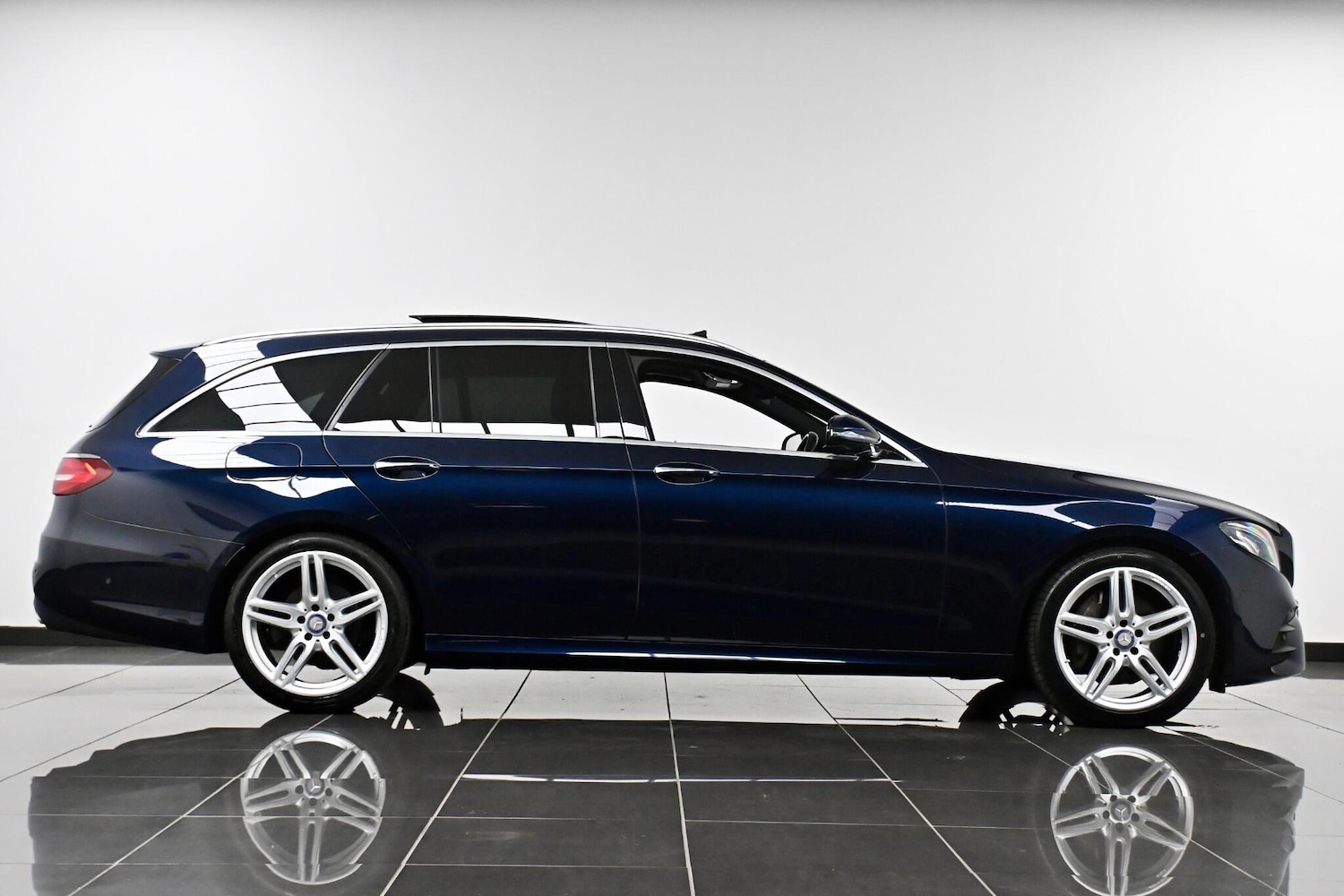 Used Mercedes-Benz E Class 2016 for sale - 78085866: Photo 5