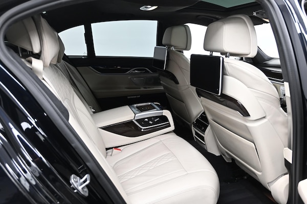 Used BMW 7 Series 2017 for sale - 76083997: Photo 12