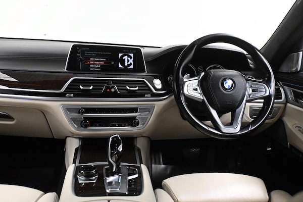 Used BMW 7 Series 2017 for sale - 76083997: Photo 32