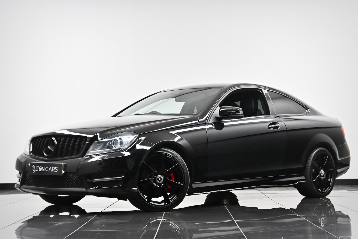 Used Mercedes-Benz C Class 2014 for sale - 77682980: Photo 2