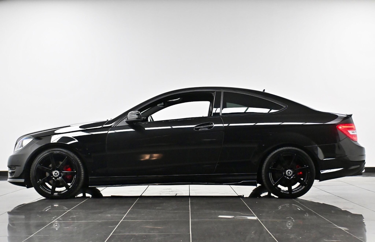 Used Mercedes-Benz C Class 2014 for sale - 77682980: Photo 5