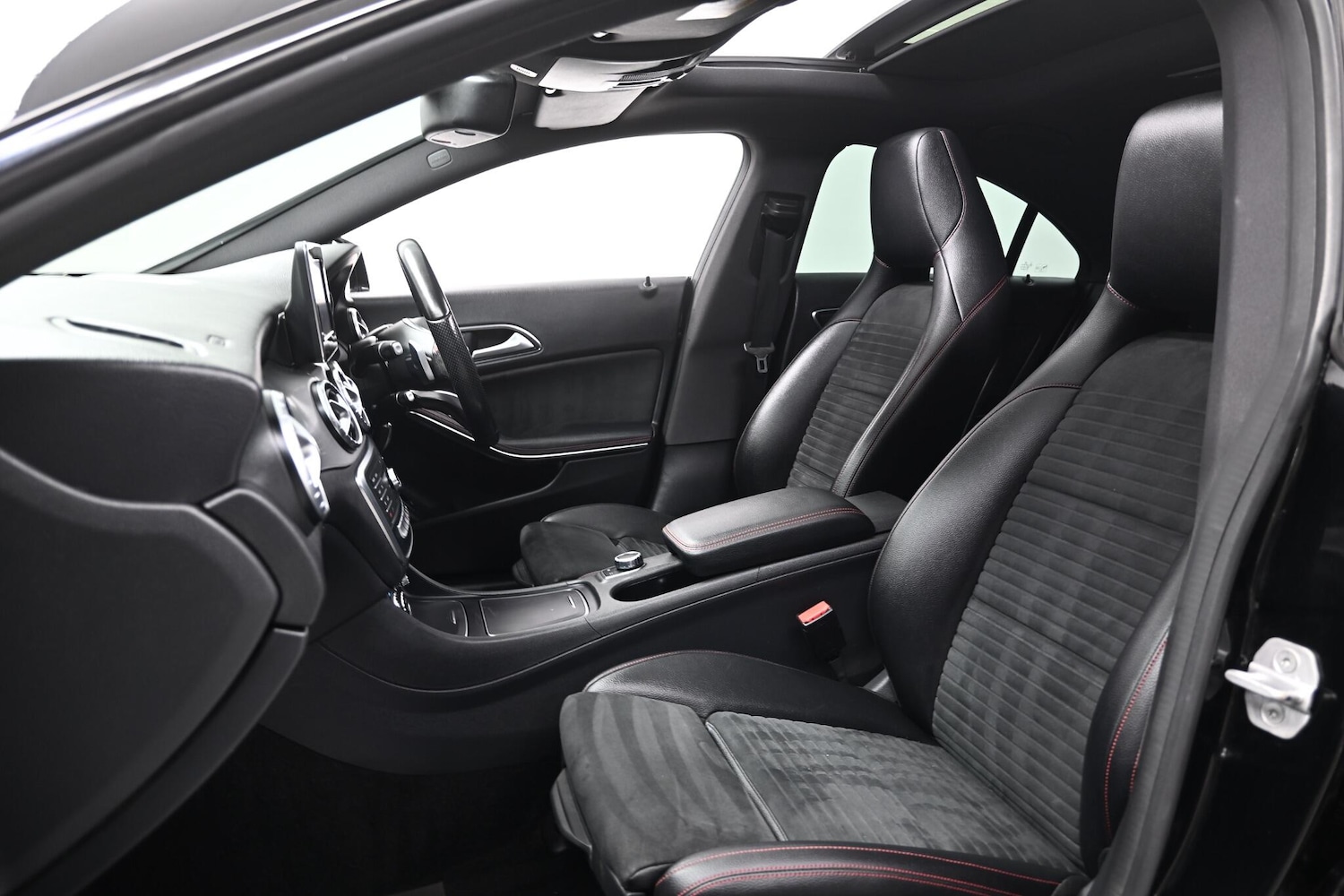Used Mercedes-Benz CLA 2017 for sale - 76361252: Photo 25