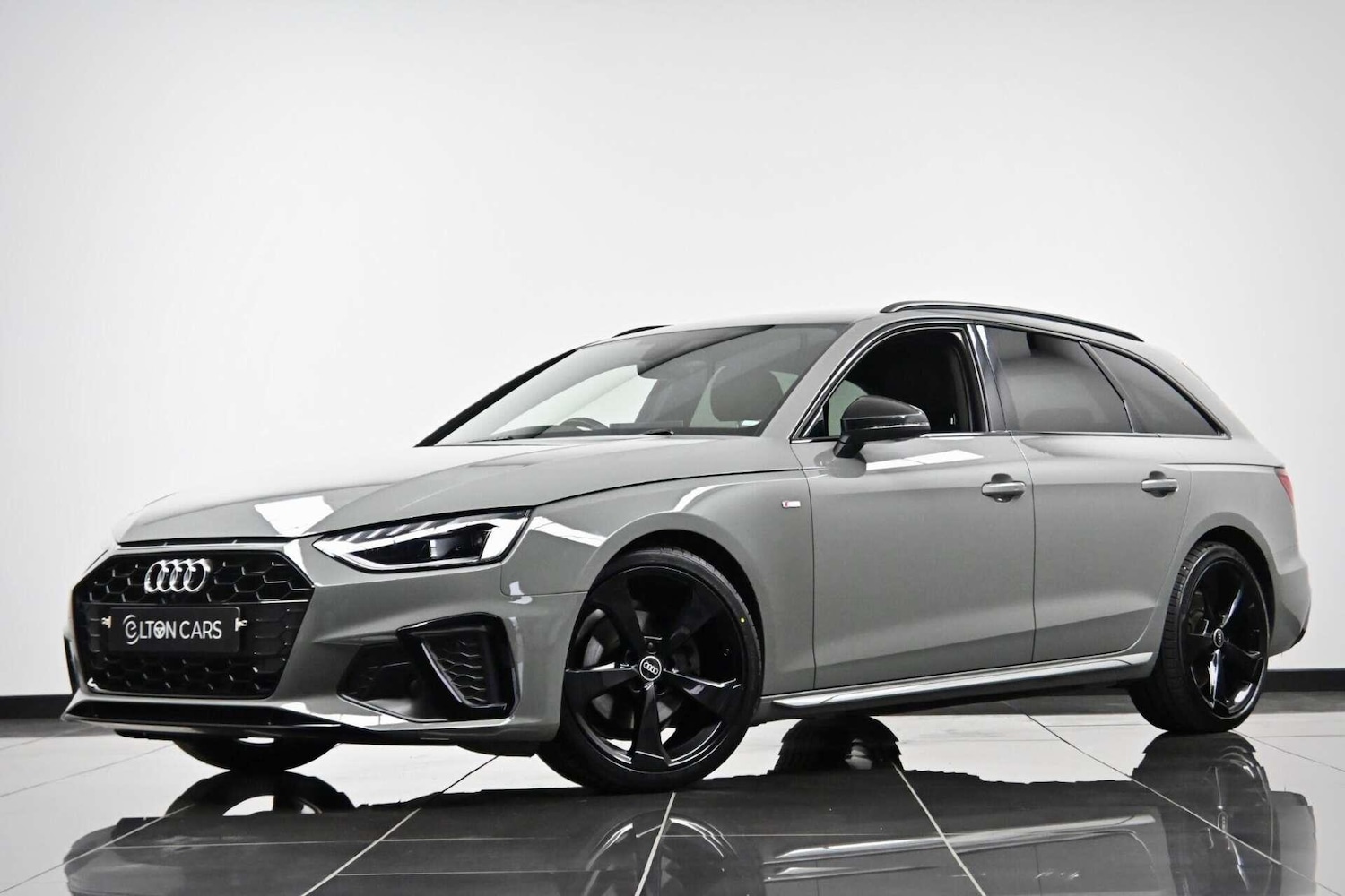 Used Audi A4 2021 for sale - 77774421: Photo 2