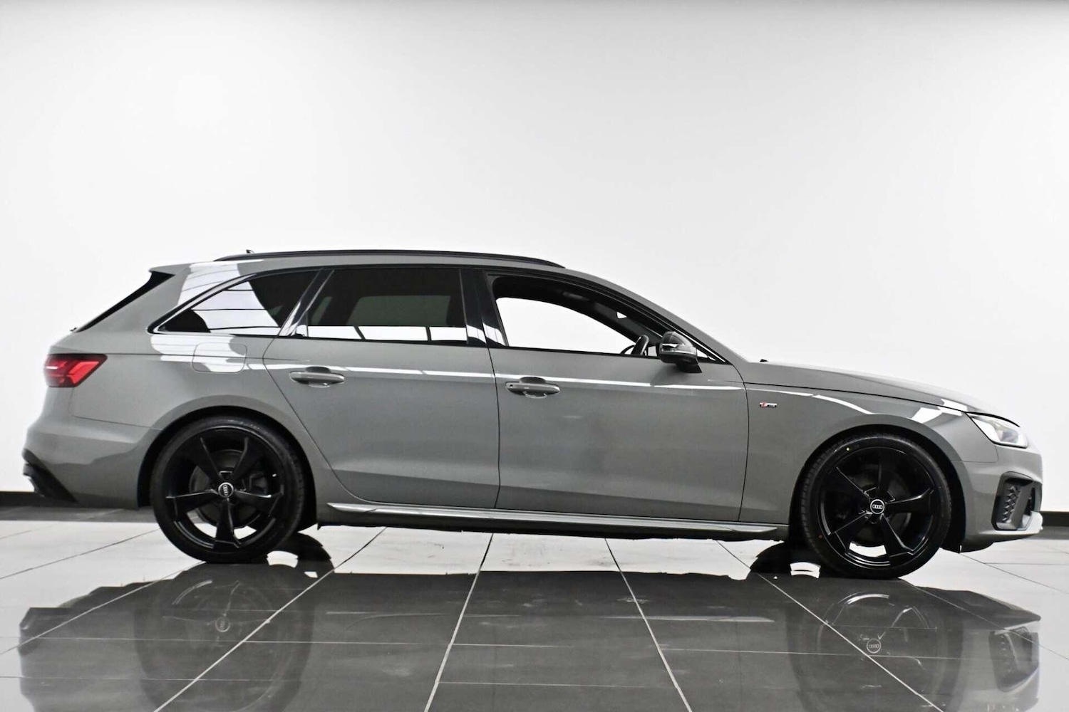 Used Audi A4 2021 for sale - 77774421: Photo 4