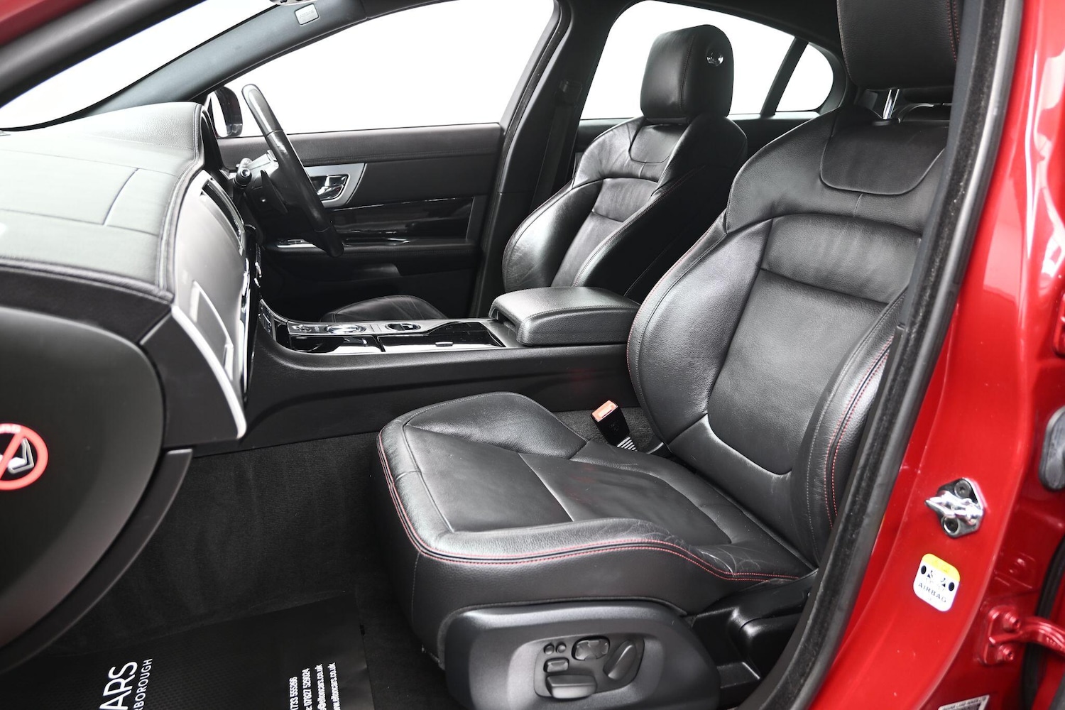 Used Jaguar XF 2015 for sale - 76270524: Photo 12