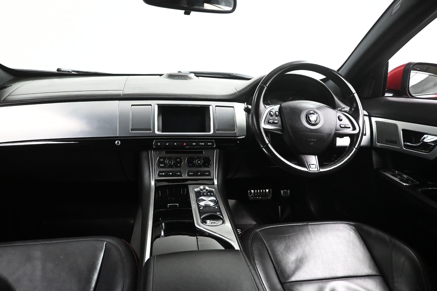 Used Jaguar XF 2015 for sale - 76270524: Photo 17