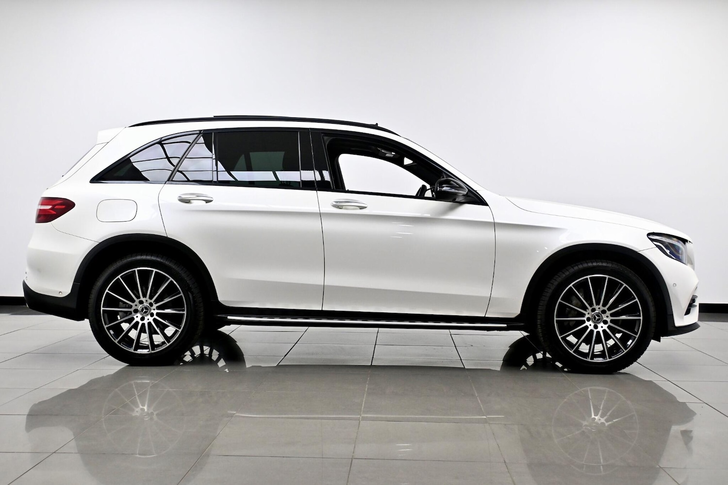 Used Mercedes-Benz GLC 2019 for sale - 76166313: Photo 4