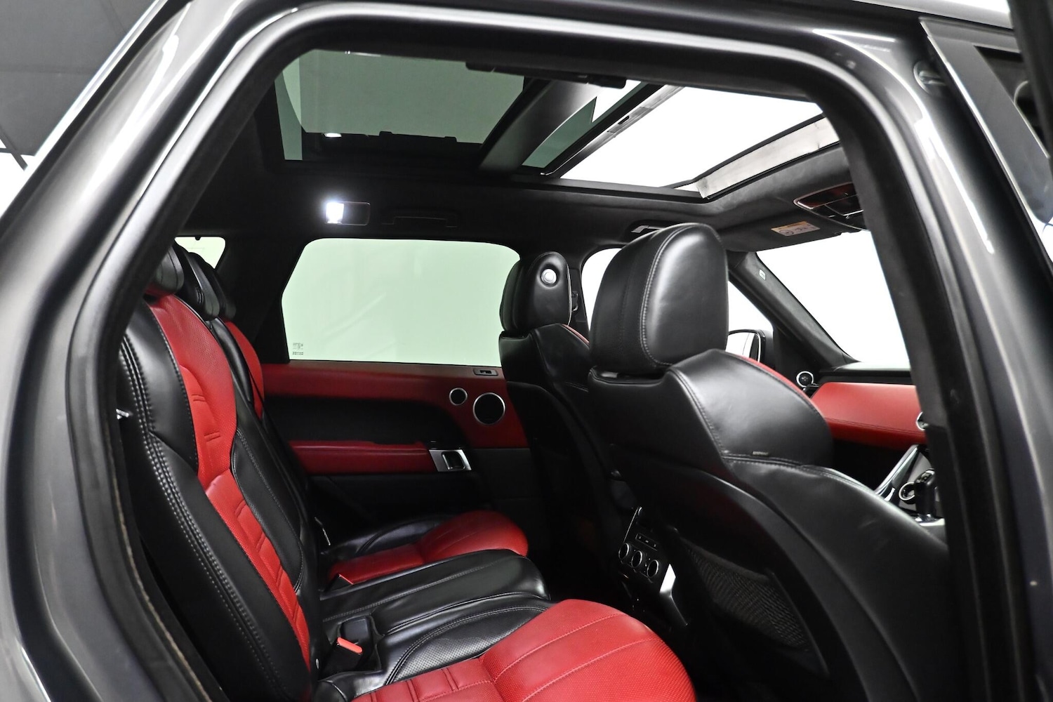 Used Land Rover Range Rover Sport 2016 for sale - 77330860: Photo 14