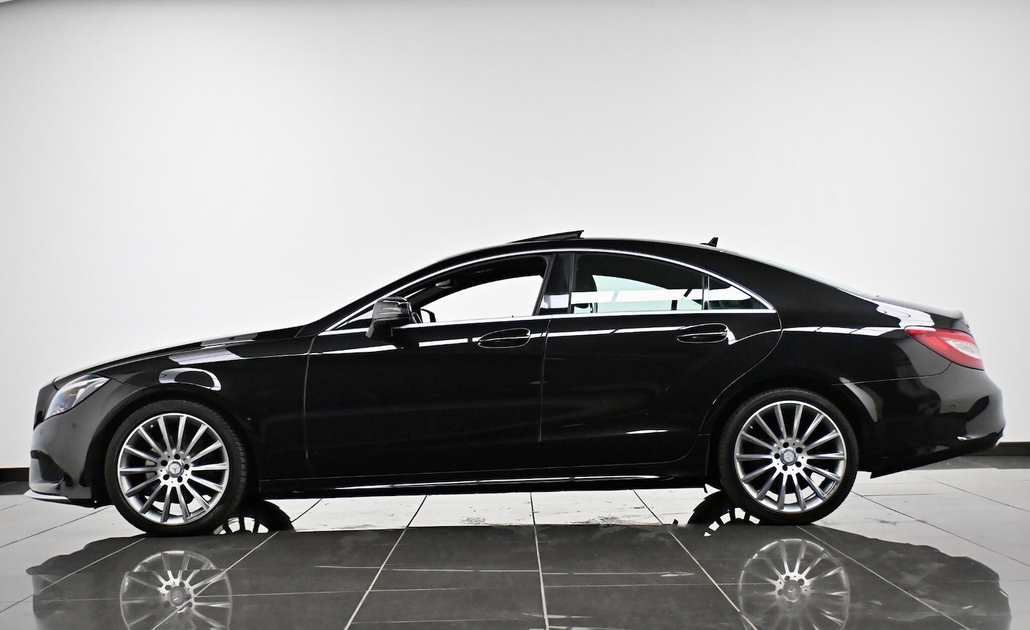 Used Mercedes-Benz CLS 2017 for sale - 77893066: Photo 5