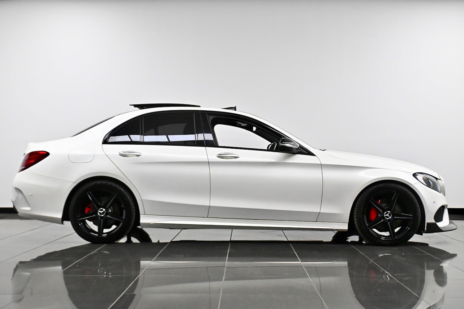 Used Mercedes-Benz C Class 2015 for sale - 77425902: Photo 4