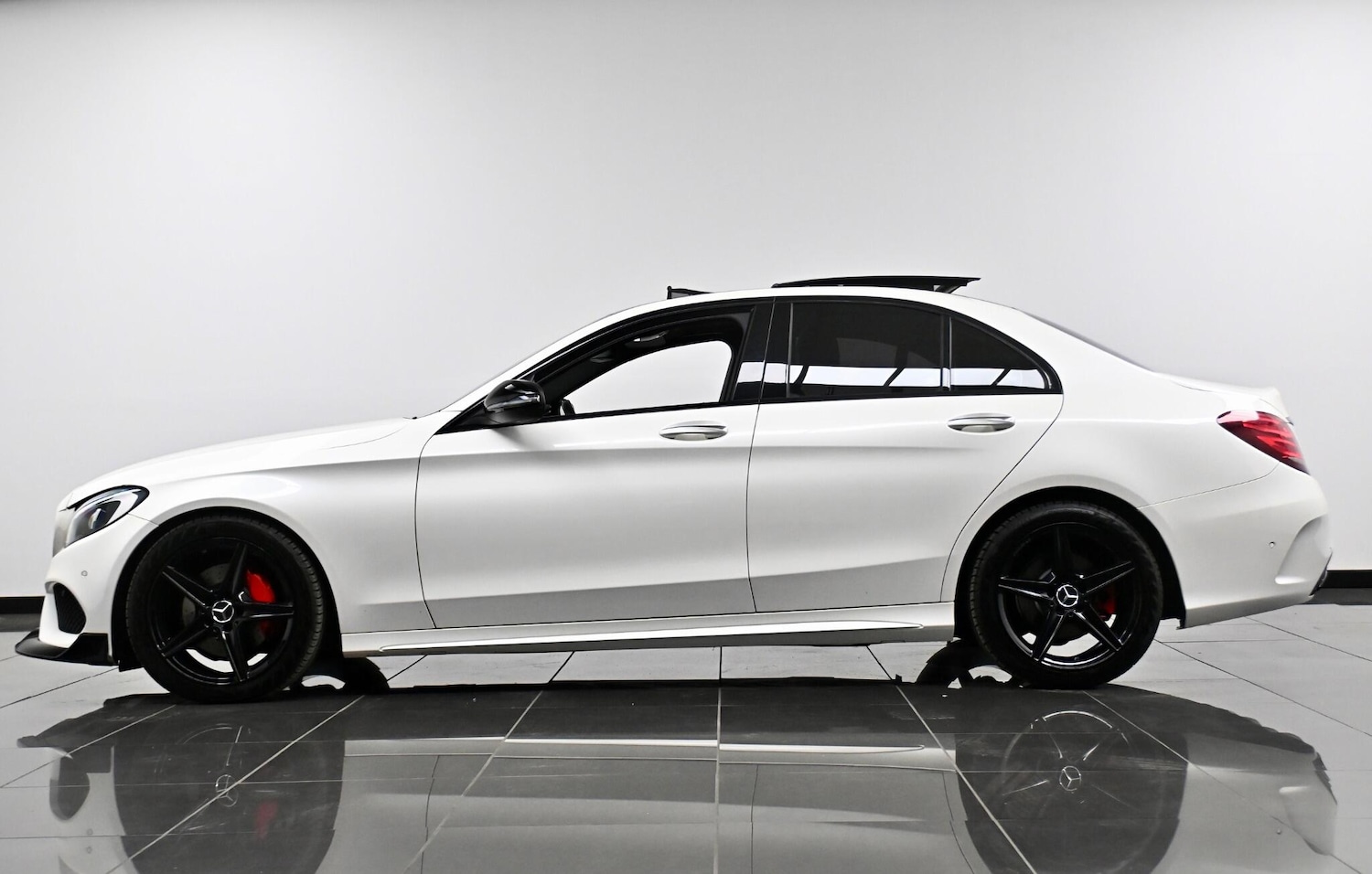 Used Mercedes-Benz C Class 2015 for sale - 77425902: Photo 5