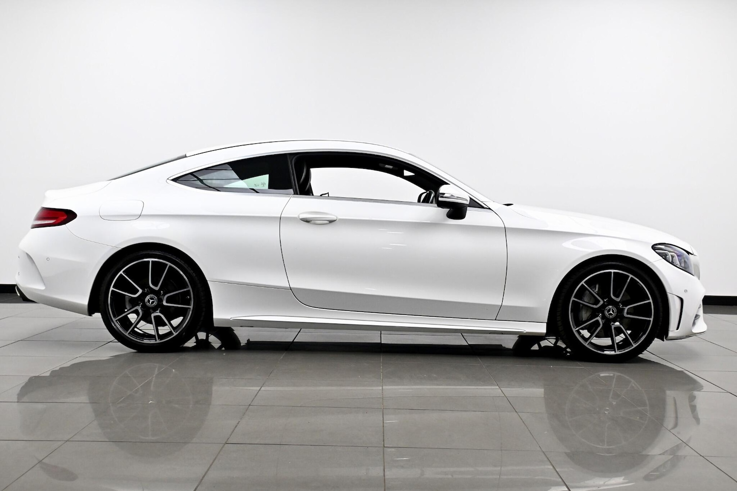Used Mercedes-Benz C-Class 2019 for sale - 76094312: Photo 5