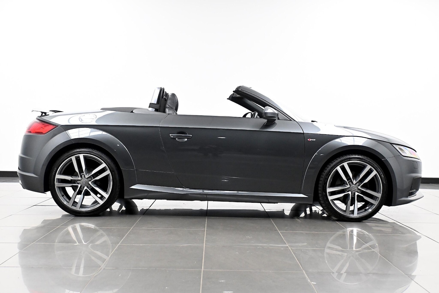Used Audi TT 2015 for sale - 76377398: Photo 4