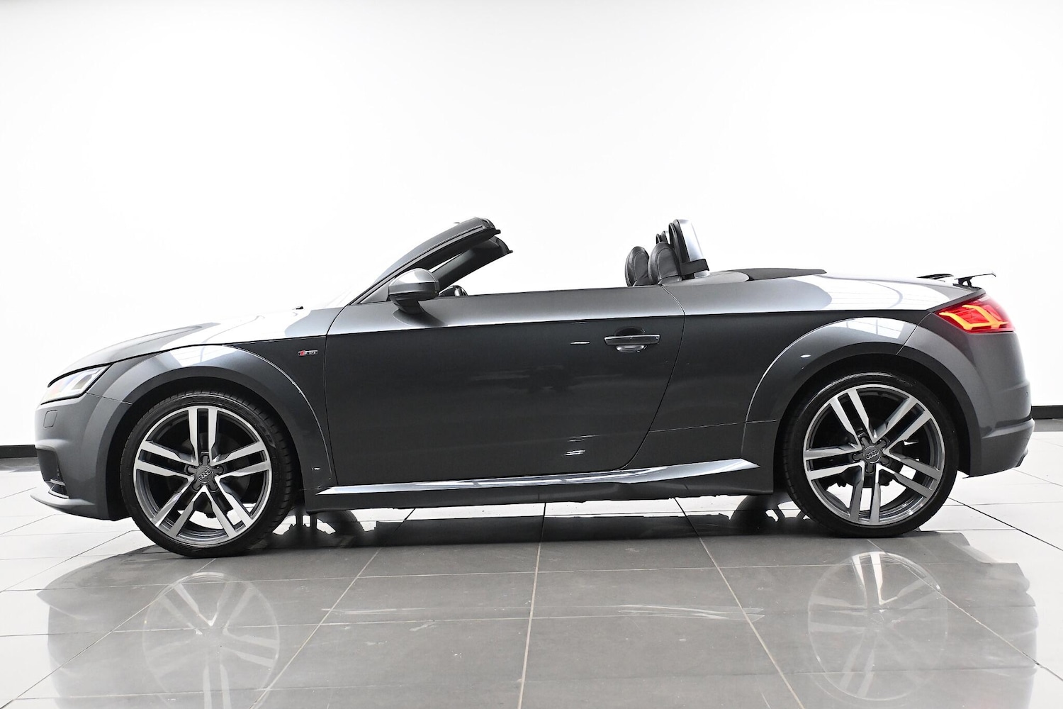 Used Audi TT 2015 for sale - 76377398: Photo 5