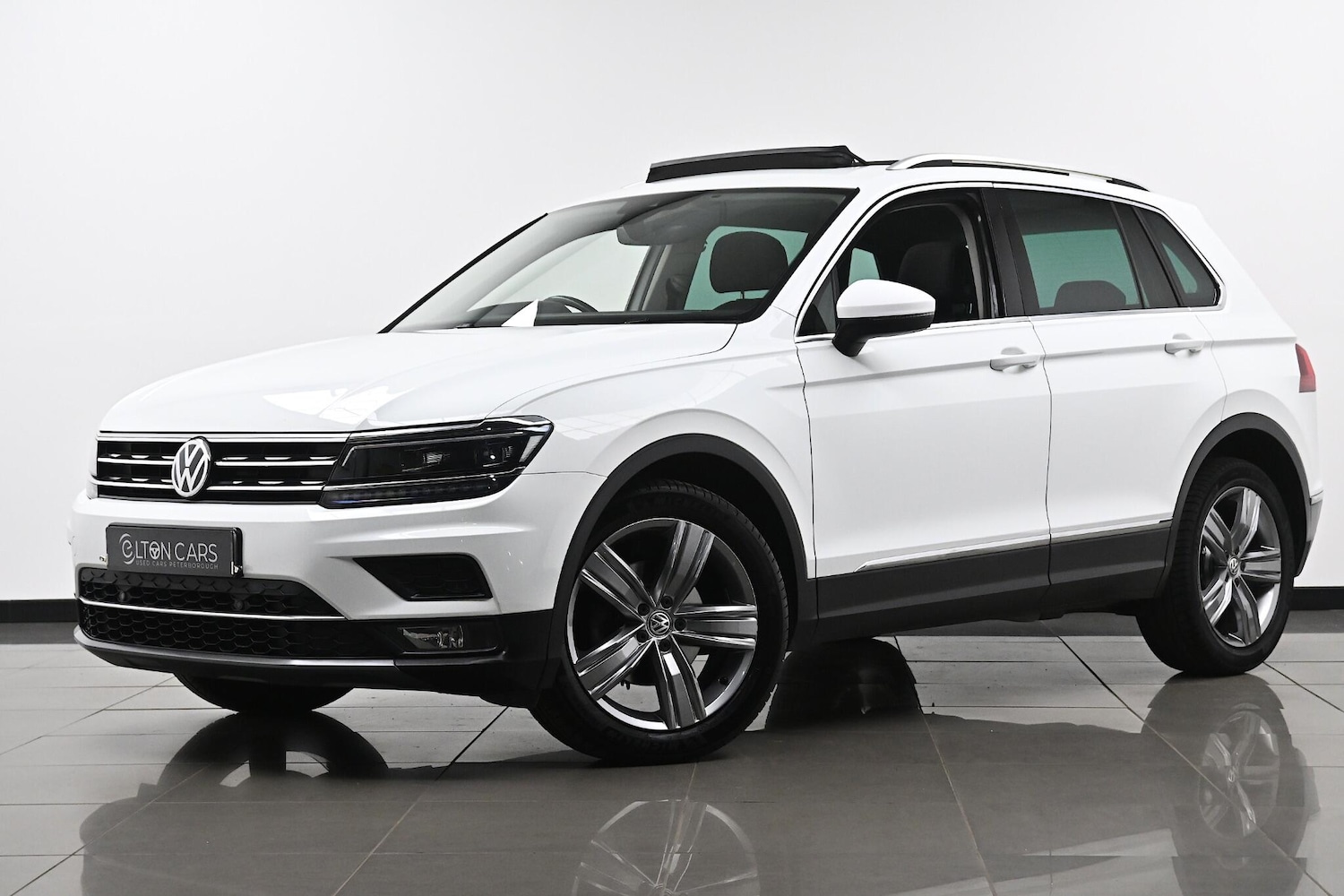 Used Volkswagen Tiguan 2018 for sale - 76657060: Photo 2