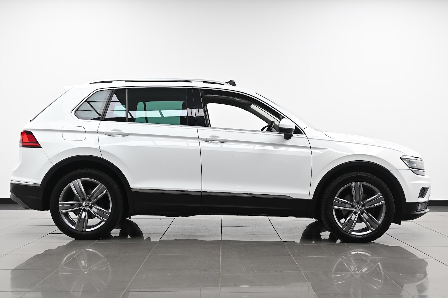 Used Volkswagen Tiguan 2018 for sale - 76657060: Photo 4