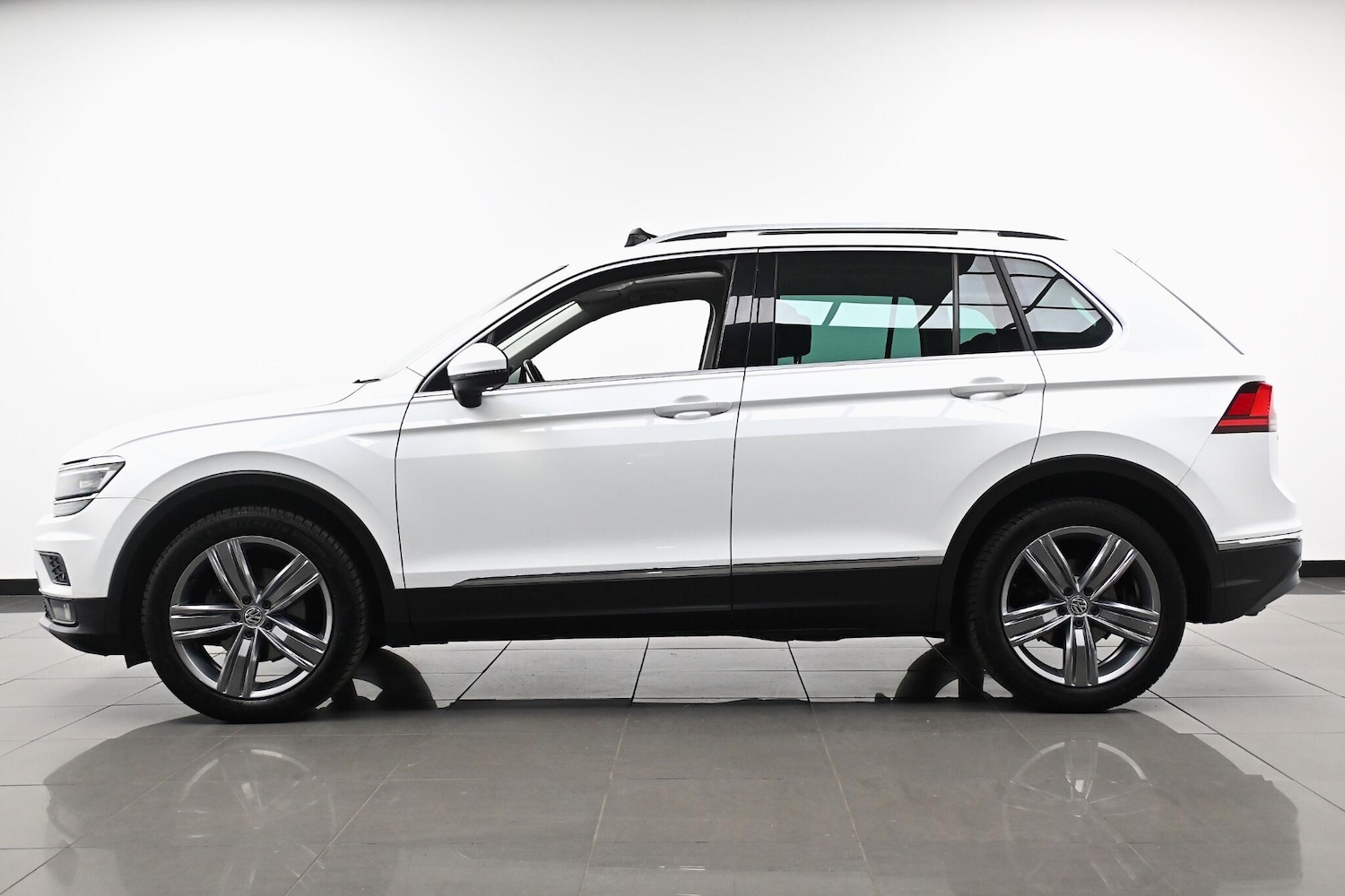 Used Volkswagen Tiguan 2018 for sale - 76657060: Photo 5