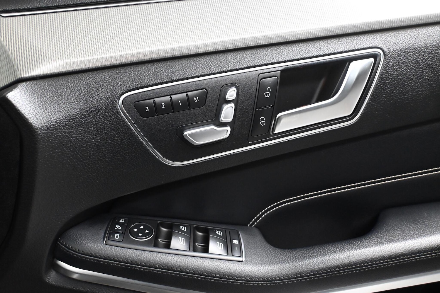 Used Mercedes-Benz E Class 2016 for sale - 76433367: Photo 28