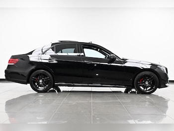 Used Mercedes-Benz E Class 2016 for sale - 76433367: Photo