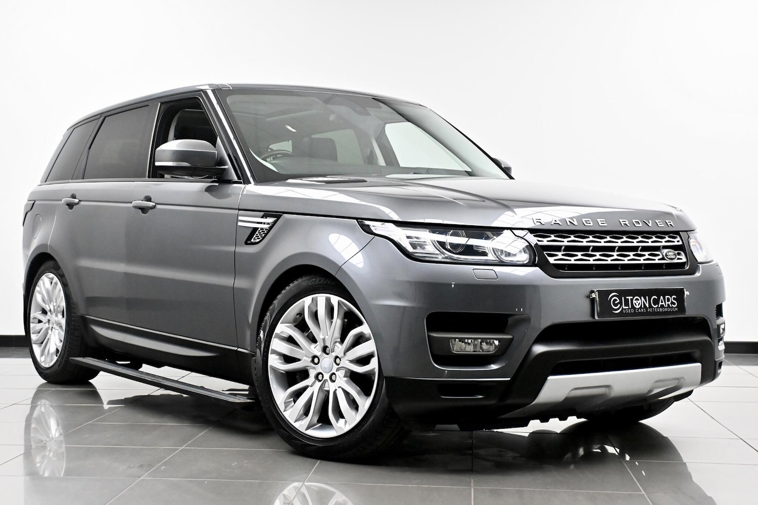 Used Land Rover Range Rover Sport 2015 for sale - 76498766: Photo 1