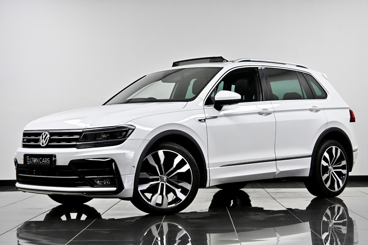 Used Volkswagen Tiguan 2020 for sale - 77253887: Photo 2