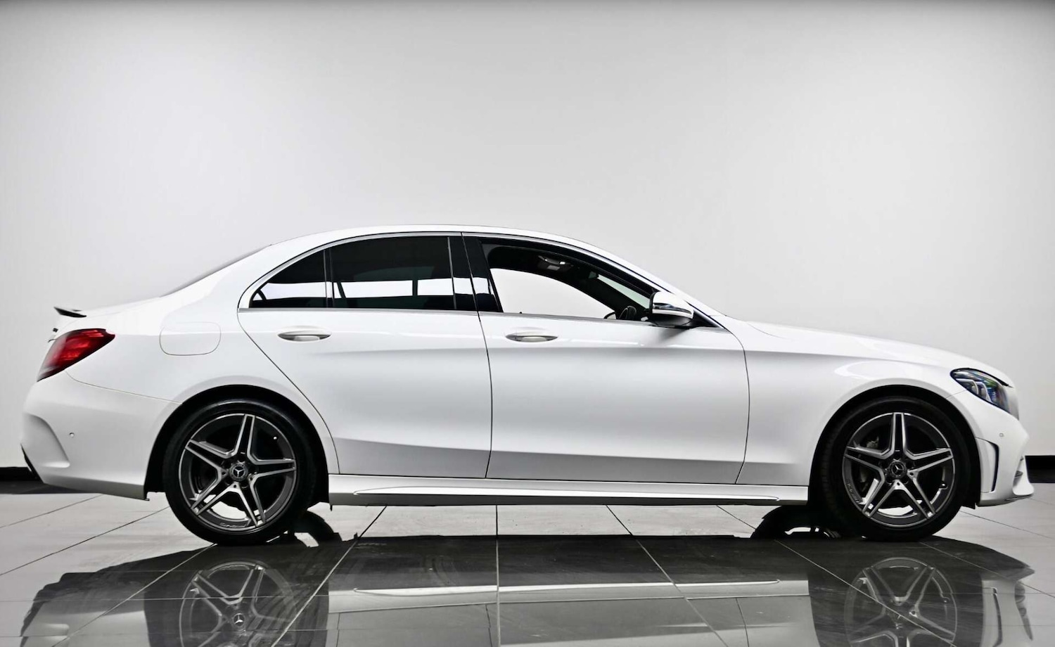 Used Mercedes-Benz C Class 2019 for sale - 77729070: Photo 4