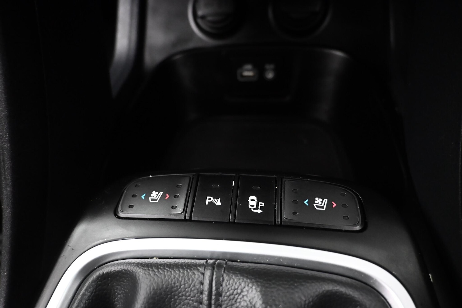 Used Hyundai Santa Fe 2016 for sale - 76561437: Photo 20