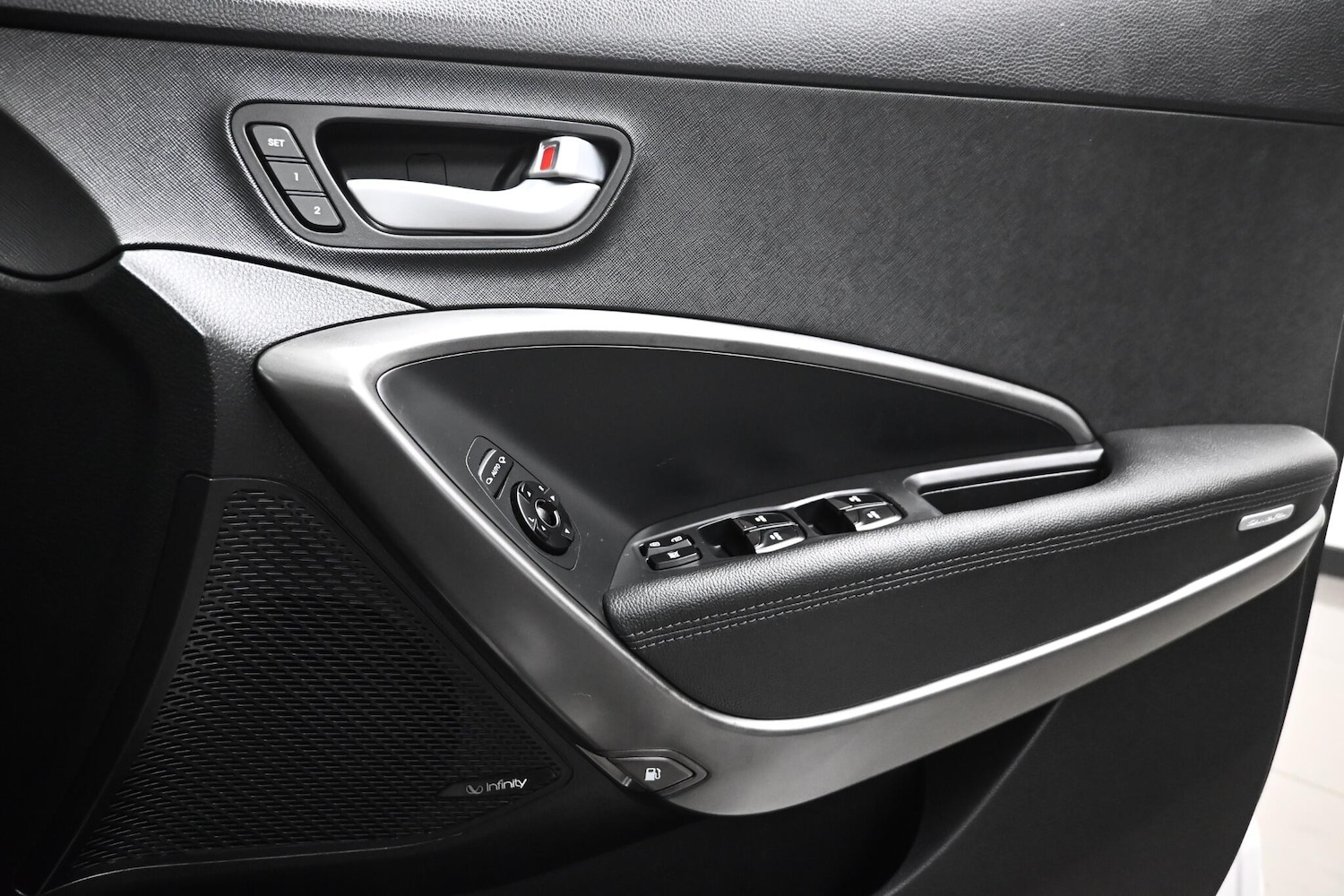 Used Hyundai Santa Fe 2016 for sale - 76561437: Photo 27