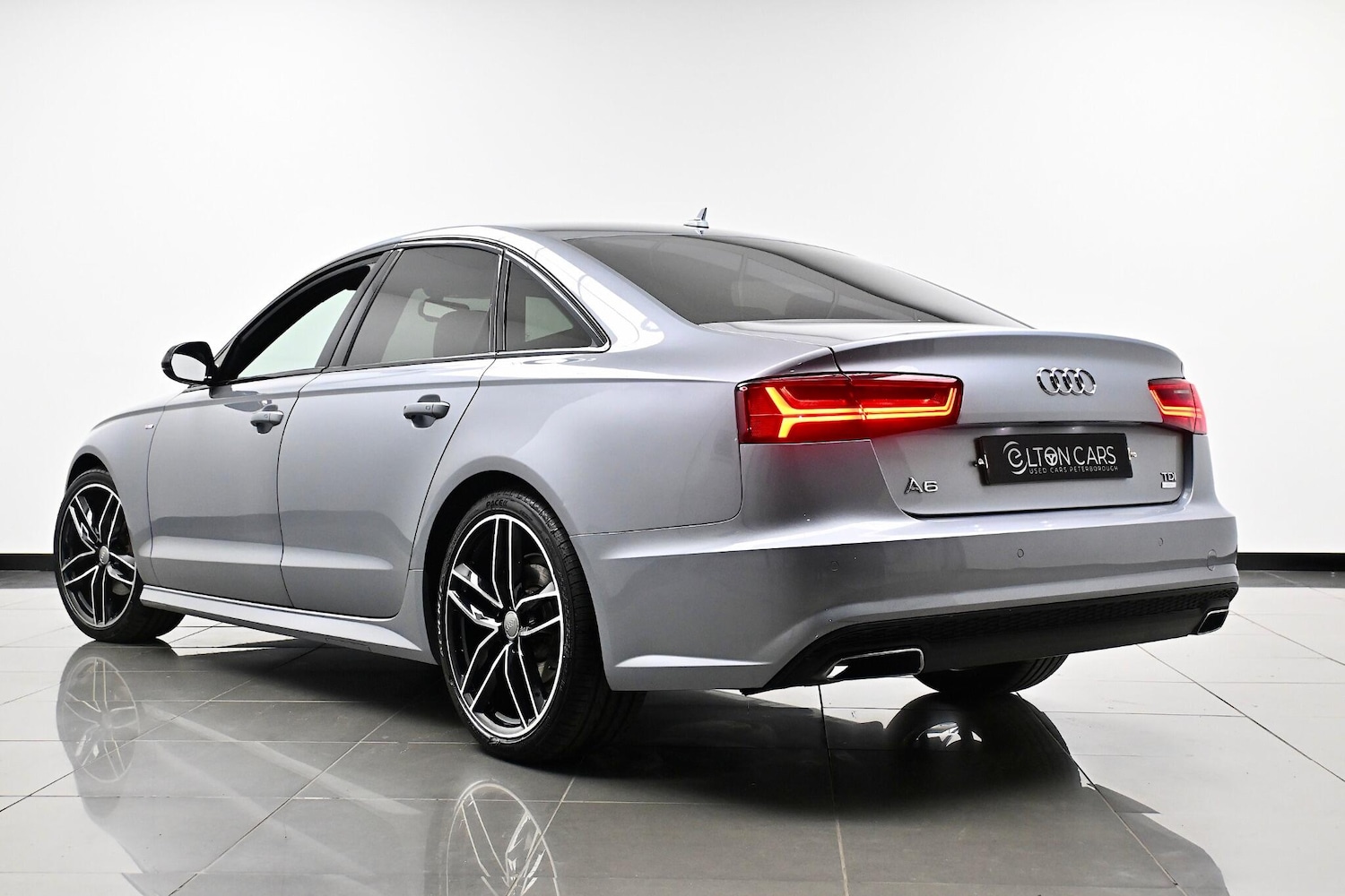 Used Audi A6 Saloon 2017 for sale - 76422624: Photo 8