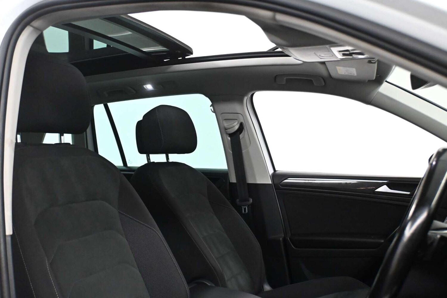 Used Volkswagen Tiguan 2018 for sale - 77729068: Photo 17