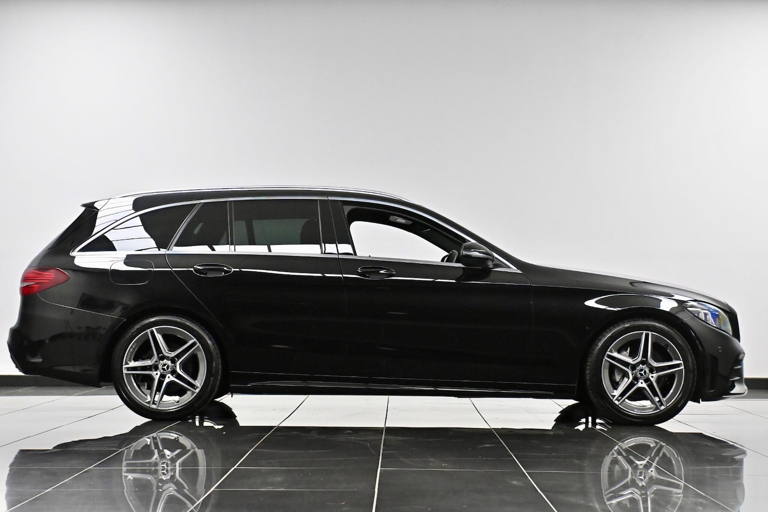 Used Mercedes-Benz C Class 2019 for sale - 77977954: Photo 4