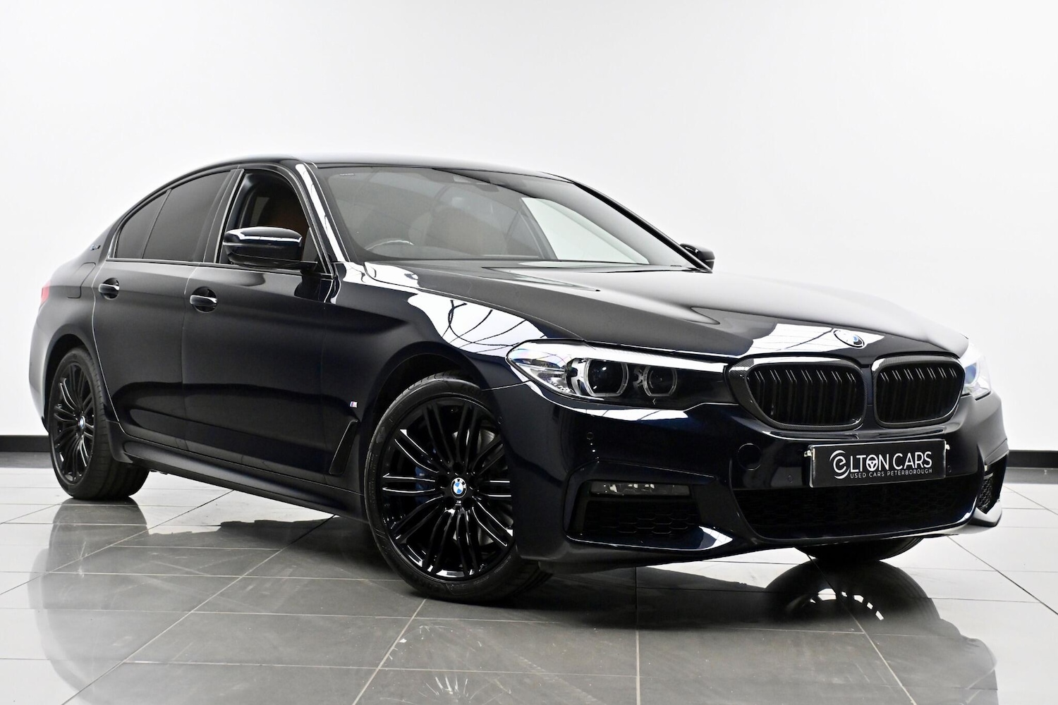 Used BMW 5 Series 2020 for sale - 76409360: Photo 1