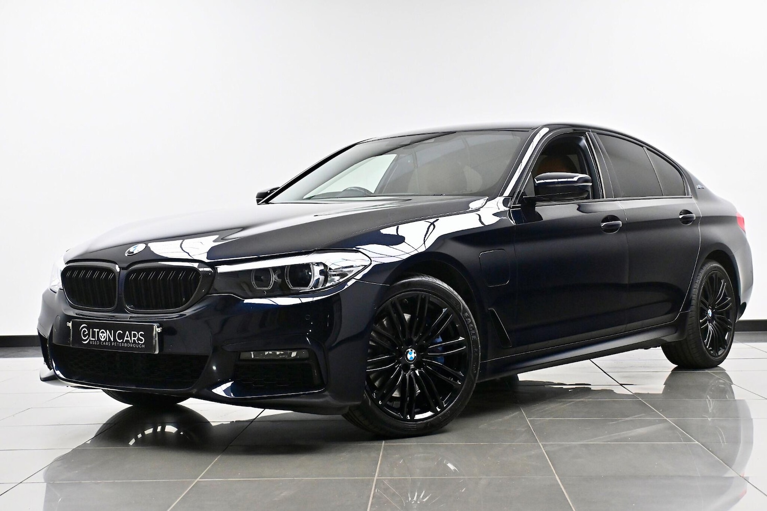 Used BMW 5 Series 2020 for sale - 76409360: Photo 2